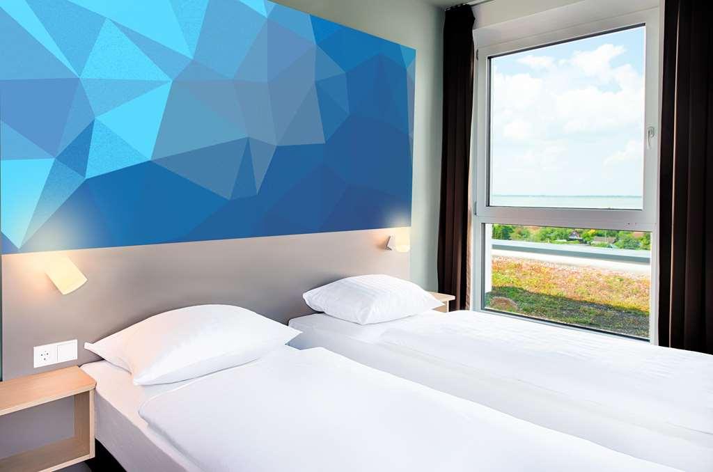 B&B Hotel 빌린겐슈베닝겐 객실 사진